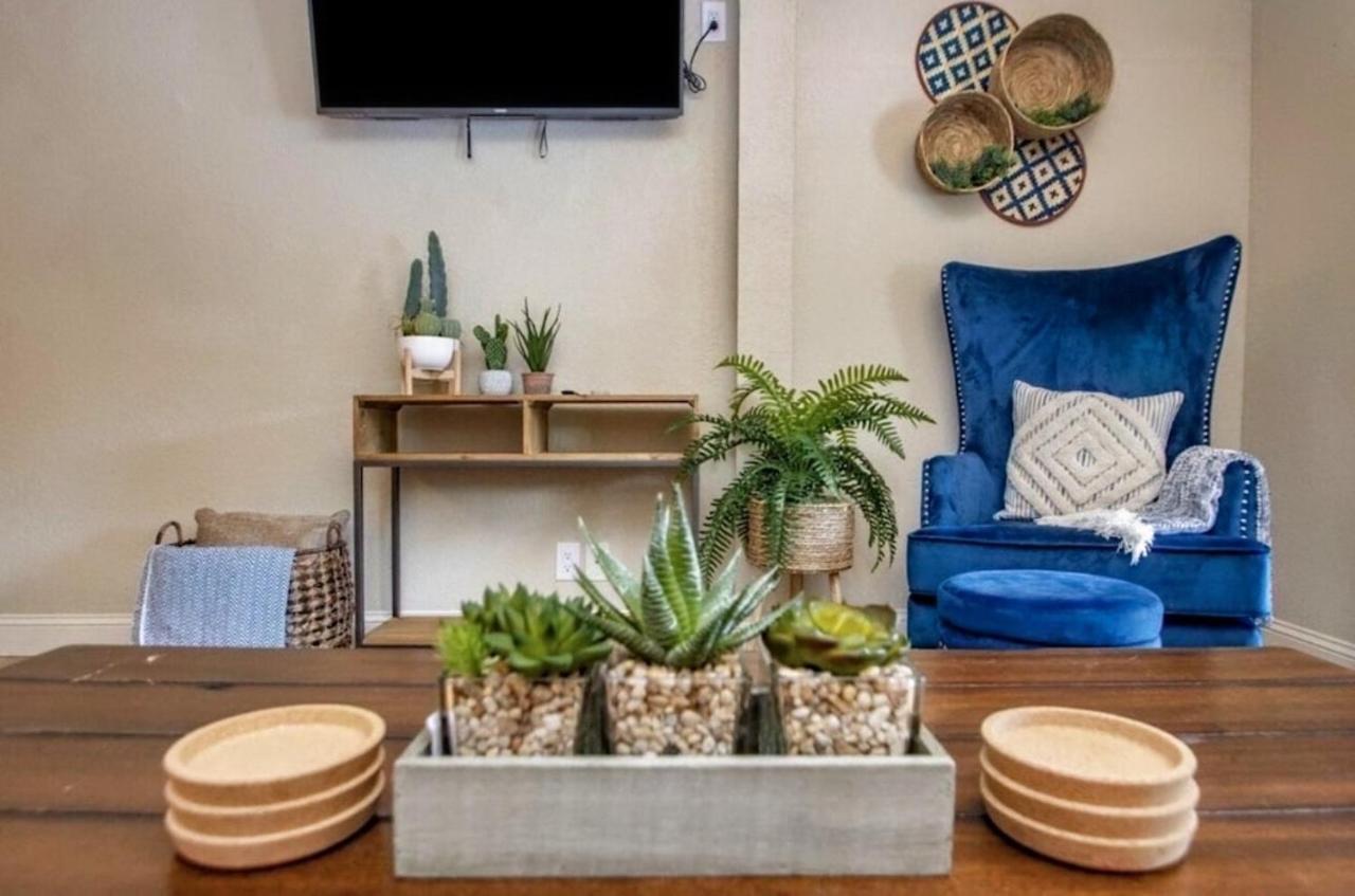 Boho Lakefront Condo With Stunning Views! Hawes 외부 사진
