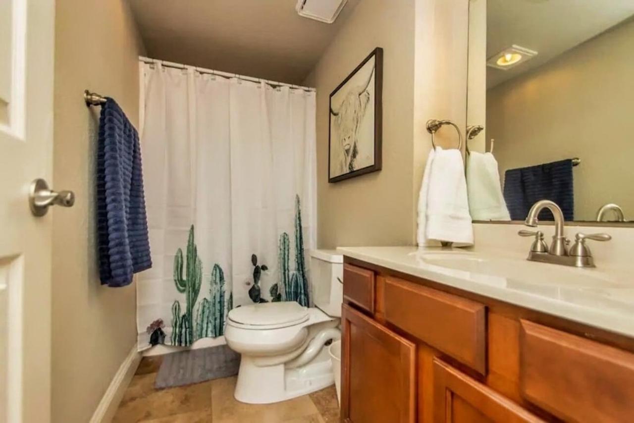 Boho Lakefront Condo With Stunning Views! Hawes 외부 사진