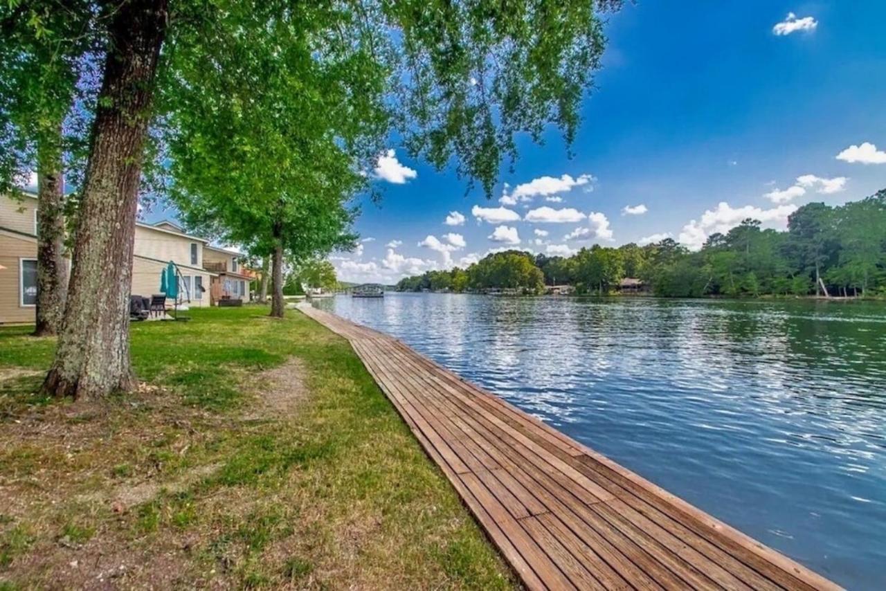 Boho Lakefront Condo With Stunning Views! Hawes 외부 사진