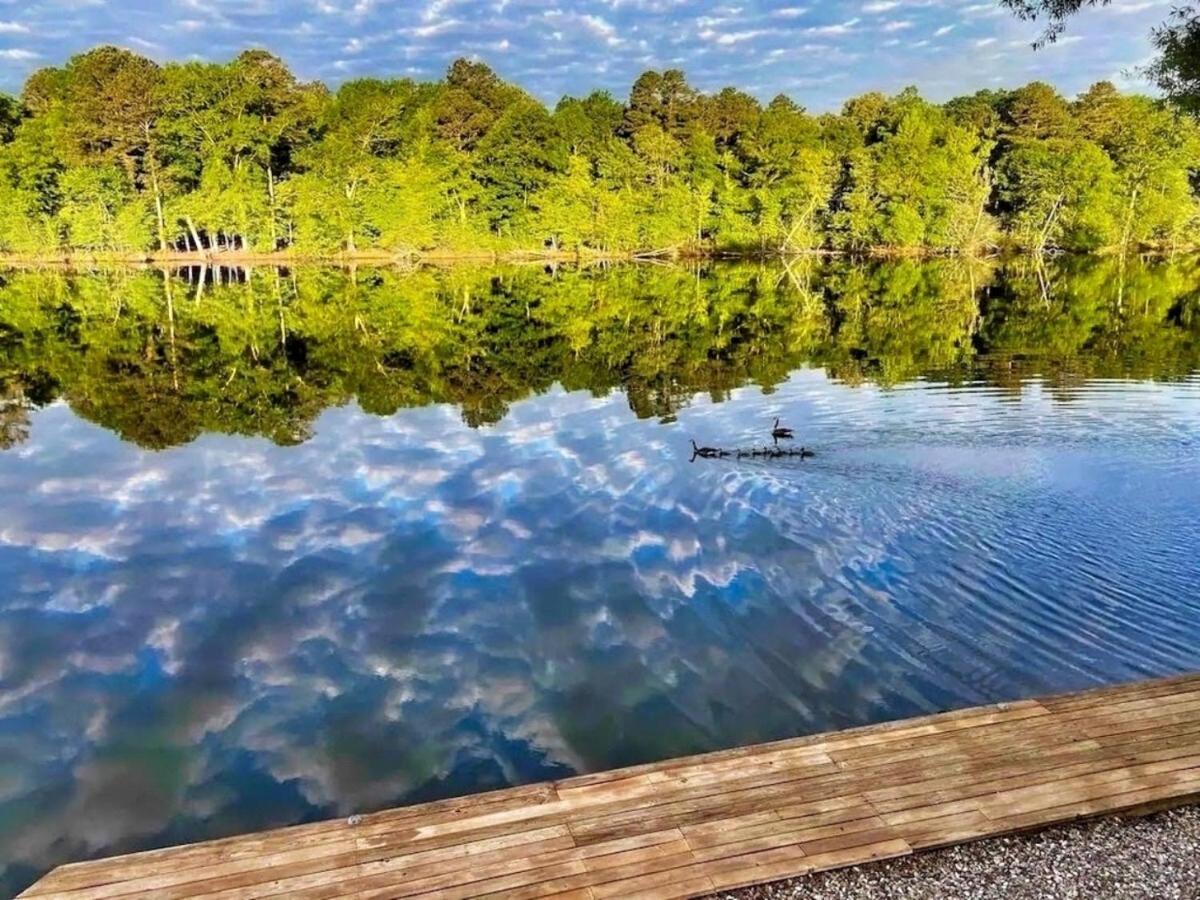 Boho Lakefront Condo With Stunning Views! Hawes 외부 사진